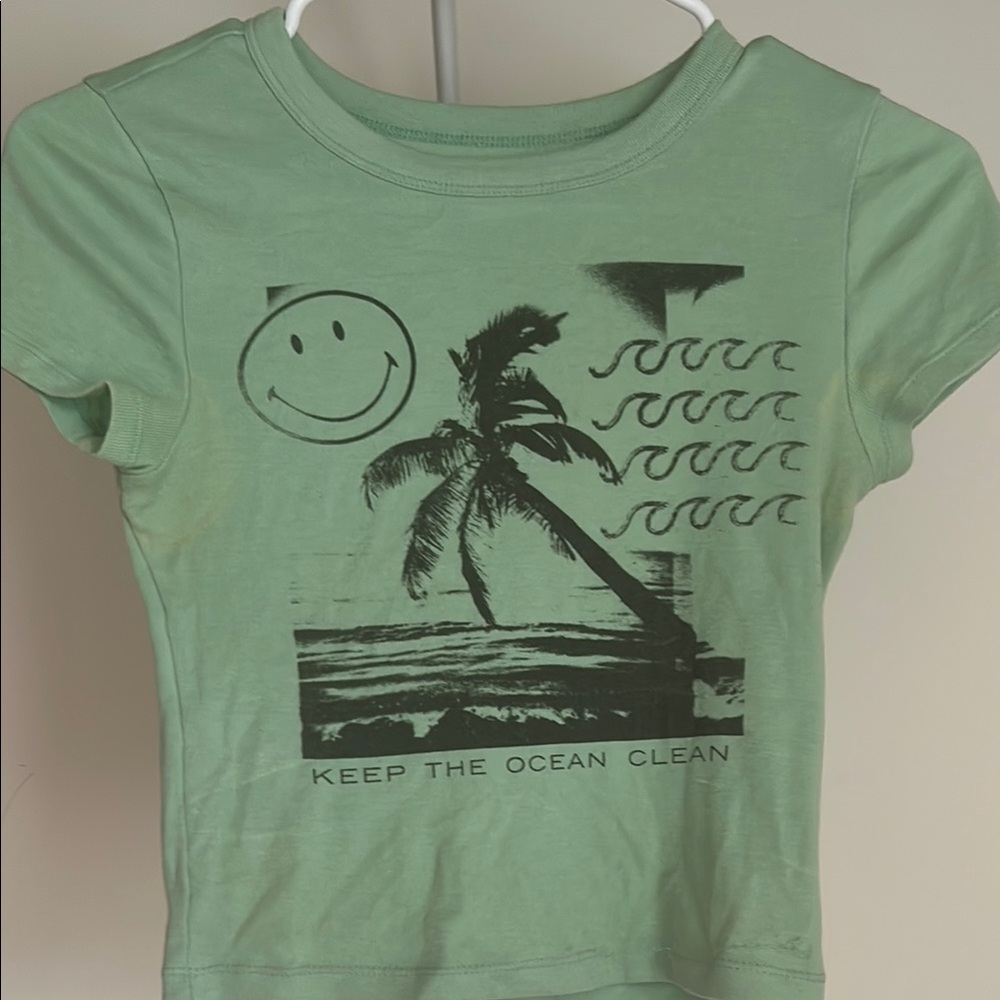 American Eagle Outfitters Green Short Sleeve Tee